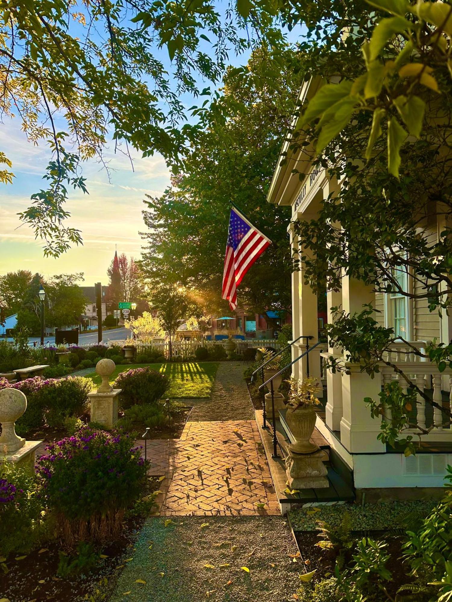 Mccully House Inn Jacksonville Exterior foto